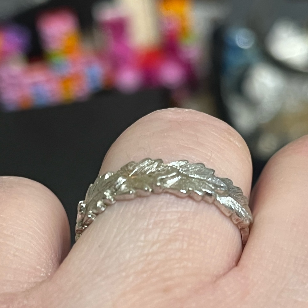 1979 Avon Laurel Leaf Ring - Picture 5 of 12